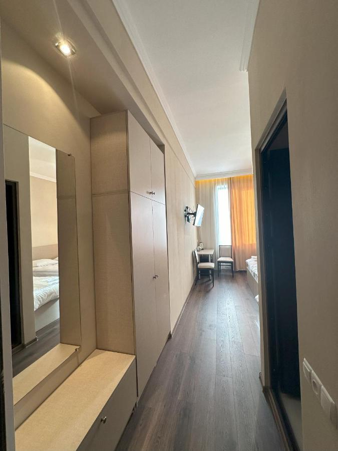 Hotel Bina N28 Kutaisi Exterior foto